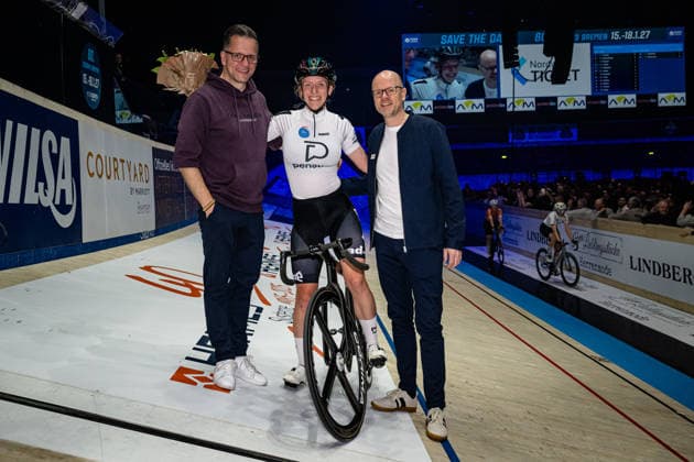 BRAUßE Franziska: Sixdays Bremen 2026 Team 1 - BRAUßE Franziska ( GER ) - Black - Award Ceremony - Medal Ceremony - Podium - Querformat - quer - horizontal - Landscape - Event Veranstaltung: Sixdays Bremen 2026 - Category Kategorie: Cycling - Track cycling, Rad, Radsport, Bahnrad, Bahn Sixdays - Elite Women - Location Ort: Europe Germany - Bremen - ÖVB Arena - Discipline: Points Race - Distance: ... m - Date Datum: 11.01.2026 Sunday Day 3 -