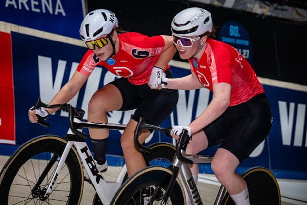 TVEIT Nora, NELSON Lucy: Sixdays Bremen 2026 Team 6 - TVEIT Nora ( NOR ) - Black - NELSON Lucy ( GBR ) - Red Querformat - quer - horizontal - Landscape - Event Veranstaltung: Sixdays Bremen 2026 - Category Kategorie: Cycling - Track cycling, Rad, Radsport, Bahnrad, Bahn Sixdays - Elite Women - Location Ort: Europe Germany - Bremen - ÖVB Arena - Discipline: Madison - Distance: ... m - Date Datum: 11.01.2026 Sunday Day 3 -