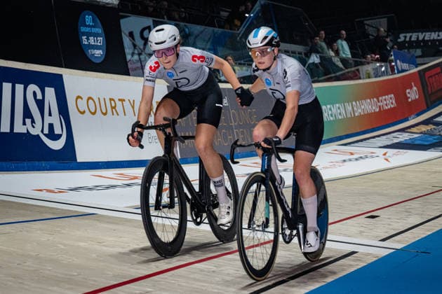 ABMA Maureen, SIGMUND Marla: Sixdays Bremen 2026 Team 3 - ABMA Maureen ( NED ) Black - SIGMUND Marla ( GER ) - Red Querformat - quer - horizontal - Landscape - Event Veranstaltung: Sixdays Bremen 2026 - Category Kategorie: Cycling - Track cycling, Rad, Radsport, Bahnrad, Bahn Sixdays - Elite Women - Location Ort: Europe Germany - Bremen - ÖVB Arena - Discipline: Madison - Distance: ... m - Date Datum: 11.01.2026 Sunday Day 3 -