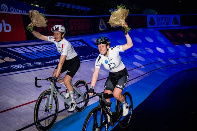 BRAUßE Franziska, KASPER Romy: Sixdays Bremen 2026 Team 1 - BRAUßE Franziska ( GER ) - Black - KASPER Romy ( GER ) - Red Award Ceremony - Medal Ceremony - Podium - Querformat - quer - horizontal - Landscape - Event Veranstaltung: Sixdays Bremen 2026 - Category Kategorie: Cycling - Track cycling, Rad, Radsport, Bahnrad, Bahn Sixdays - Elite Women - Location Ort: Europe Germany - Bremen - ÖVB Arena - Discipline: Madison - Distance: ... m - Date Datum: 11.01.2026 Sunday Day 3 -