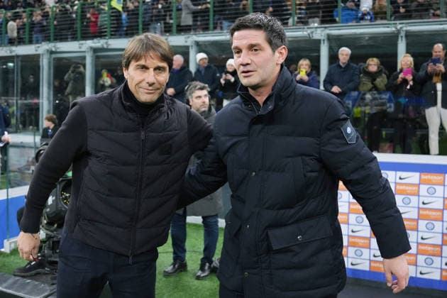 Inter Milan™s head coach Cristian Chivu , Napoli™s head coach Antonio Conte during the Serie A soccer match between Inter and Napoli at the San Siro Stadium in Milan , north Italy - Sunday , January 11 , 2026. - Soccer .  Copyright: xSpada LaPressex