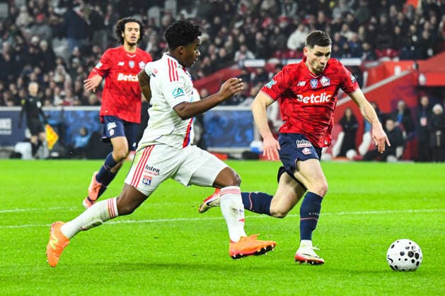 FOOTBALL : Lille OSC vs Olympique Lyonnais - Coupe de France - 16e de finale - 11 01 2026 Endrick (OL) Romain Perraud (Lille OSC) Villeneuve d AscqFrance  Copyright: xBaptistexAutissierx