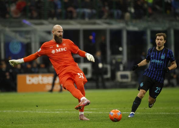 VanjaMilinkovic-Savic of SSC Napoli during the Italian Serie A, 2025 26 season, football match between FC Inter and SSC Napoli on 11 January 2026 at â?? Giueppe Meazza â?? Stadium, San Siro, Milan, Italy. Photo Nderim KACELI  Copyright: xNderimxKaceli IPAxSportx xipa-agency.netx xx IPA_69950214 IPA_Agency_IPA69950214