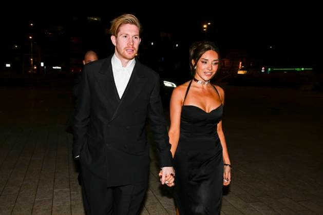Gouden Schoen 2026 MIDDELKERKE, BELGIUM - JANUARY 11 : De Bruyne Kevin of SSC Napoli and partner Lacroix Michele Lacroix Charlotte Lowist Emma during the annual Golden Shoe award show at the Silt Venue. The Belgian Golden Shoe (Dutch: Gouden Schoen, French: Soulier d Or) is an award given in Belgium at the beginning of each civil year to the best footballer of the Belgian First Division A for the past year. The trophy is sponsored by the Belgian newspaper Het Laatste Nieuws, on January 11, 2026 in Middelkerke, Belgium, 11 01 2026 Middelkerke Belgium  Copyright: xPjvx
