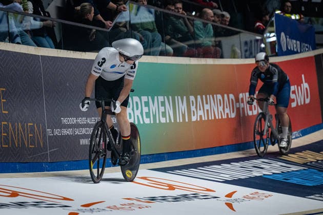 EDMUNDS Rhian, BOCK Benjamin: Sixdays Bremen 2026 Team 2 - VELO TRACK - EDMUNDS Rhian ( GBR ) - Team 3 - BOBRINK - BOCK Benjamin ( GER ) Querformat - quer - horizontal - Landscape - Event Veranstaltung: Sixdays Bremen 2026 - Category Kategorie: Cycling - Track cycling, Rad, Radsport, Bahnrad, Bahn Sixdays - Elite Men - Location Ort: Europe Germany - Bremen - ÖVB Arena - Discipline: Sprint - Distance: ... m - Date Datum: 11.01.2026 Sunday Day 3 -