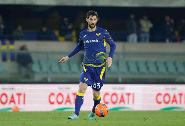 Italian Serie A soccer match Hellas Verona vs SS Lazio Roberto Gagliardini of Hellas Verona during the Italian Serie A soccer match Hellas Verona vs SS Lazio at Marcantonio Bentegodi Stadium. Hellas Verona 0 - 1 SS Lazio Verona Italy Copyright: xEmanuelexPennacchiox xSOPAxImagesx EPENNA_VL__PR16250