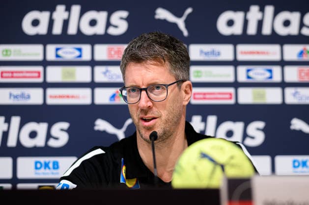 Hannover: Handball - Laenderspiel - Deutschland - Kroatien Bundestrainer Markus Gaugisch Hannover ZAG Arena Nordrhein-Westfalen Deutschland