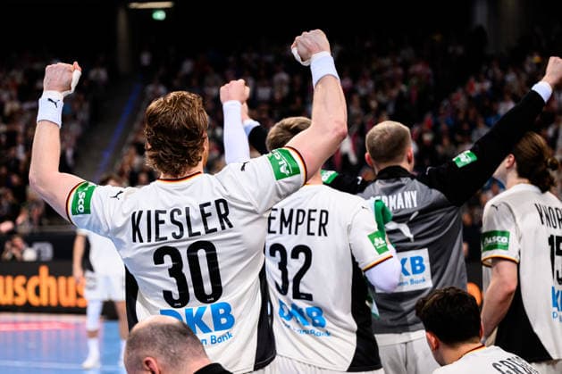 Hannover: Handball - Laenderspiel - Deutschland - Kroatien Tom Kiesler (Deutschland) Jubel Freude Emotion Hannover ZAG Arena Nordrhein-Westfalen Deutschland