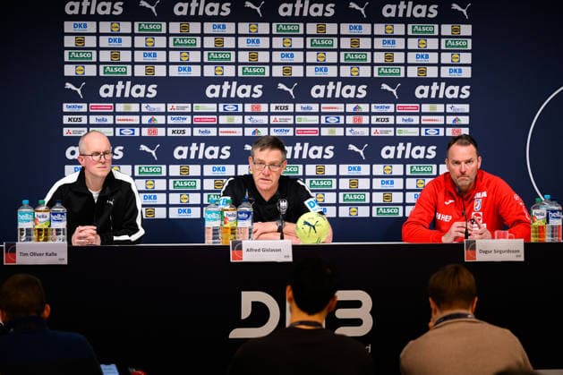 Hannover: Handball - Laenderspiel - Deutschland - Kroatien Trainer Alfred Gislason (Deutschland), Trainer Dagur Sigurdsson (Kroatien) Hannover ZAG Arena Nordrhein-Westfalen Deutschland