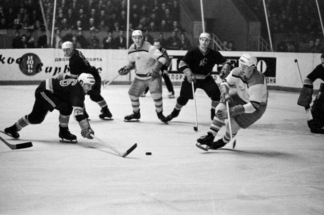 Moscow, USSR. Players compete in the 4th round match of the Podcnezhnik (Snowdrop) Ice hockey, Eishockey tournament for the prizes of the newspaper Sovetsky (Soviet Sport) between the Spartak (Moscow) and Krylya Sovetov (Kuybyshev) teams. The game ended in a 0:0 draw. TASS  31983025