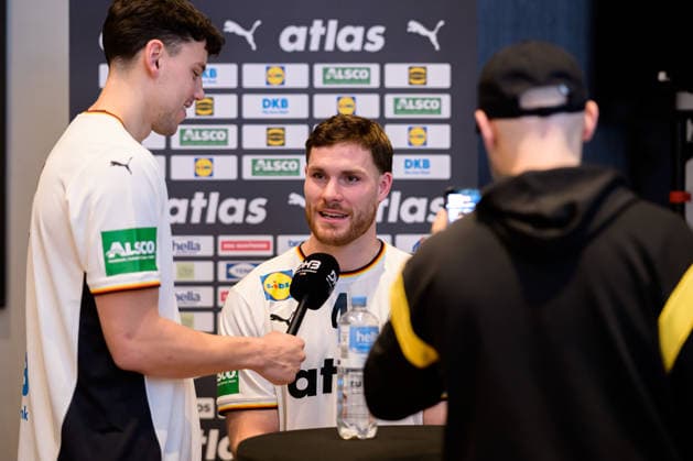 Hannover: Handball - EM 2026 - Deutschland - Pressekonferenz Marko Grgic (Deutschland) im interview mit Johannes Golla (Deutschland) Hannover Deutschland