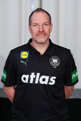 12.01.2026, xydrx, Handball, Portraittermin der Deutschen Nationalmannschaft in Hannover vor der EHF Euro 2026: Mattias Andersson (Bundestrainer Torhüter) Niedersachsen Deutschland