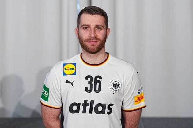 12.01.2026, xydrx, Handball, Portraittermin der Deutschen Nationalmannschaft in Hannover vor der EHF Euro 2026: Lukas Mertens Niedersachsen Deutschland