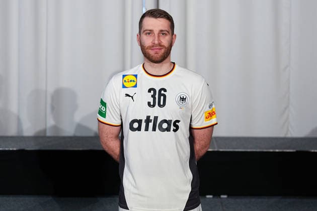12.01.2026, xydrx, Handball, Portraittermin der Deutschen Nationalmannschaft in Hannover vor der EHF Euro 2026: Lukas Mertens Niedersachsen Deutschland