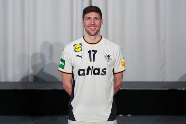 12.01.2026, xydrx, Handball, Portraittermin der Deutschen Nationalmannschaft in Hannover vor der EHF Euro 2026: Lukas Zerbe Niedersachsen Deutschland