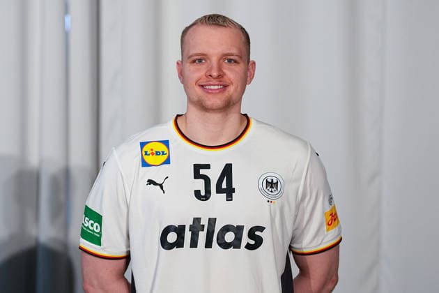 12.01.2026, xydrx, Handball, Portraittermin der Deutschen Nationalmannschaft in Hannover vor der EHF Euro 2026: Justus Fischer Niedersachsen Deutschland