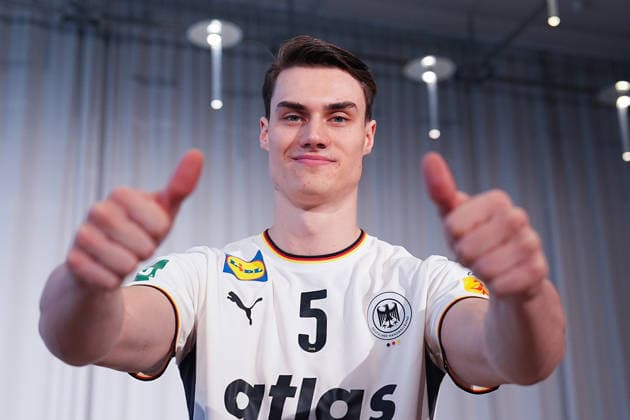 12.01.2026, xydrx, Handball, Portraittermin der Deutschen Nationalmannschaft in Hannover vor der EHF Euro 2026: Miro Schluroff Niedersachsen Deutschland