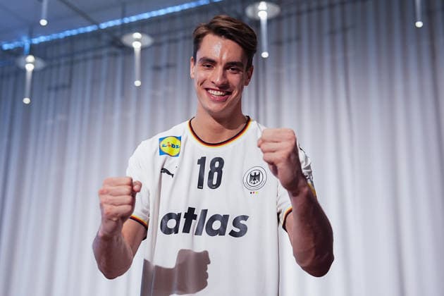 12.01.2026, xydrx, Handball, Portraittermin der Deutschen Nationalmannschaft in Hannover vor der EHF Euro 2026: Julian Koester Niedersachsen Deutschland