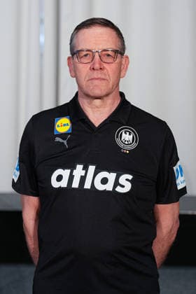 12.01.2026, xydrx, Handball, Portraittermin der Deutschen Nationalmannschaft in Hannover vor der EHF Euro 2026: Alfred Gislason (Cheftrainer Deutsche Handball Nationalmannschaft) Niedersachsen Deutschland