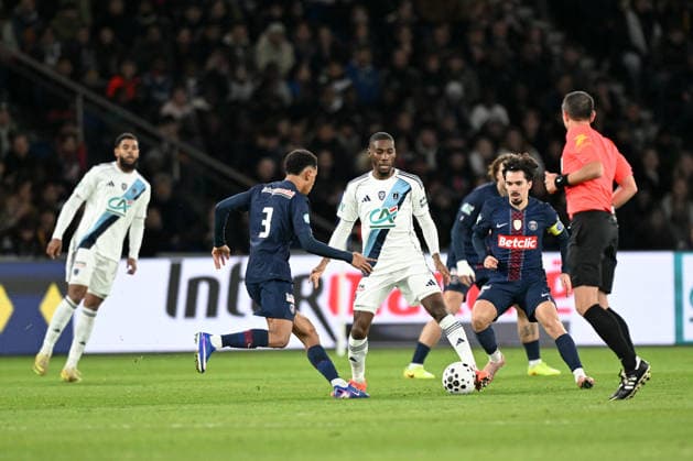 Paris Saint-Germain v Paris FC - French Cup 2025 2026 17 VITINHA (psg) - 17 Adama CAMARA (pfc) during the French Cup match between Paris and Paris on January 12, 2026 at Parc des Princes in Paris, France. Paris France  Copyright: xFEPx 776440462