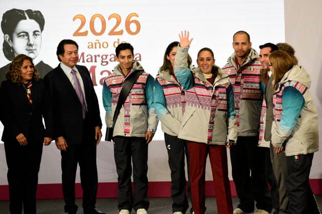 January 12, 2026, Mexico City, Ciudad de Mexico, Mexico: Mexicoâ€⠢s President Claudia Sheinbaum Pardo, Romel Pacheco, MaroÂa Joso Alcalo¡ accompanied by the athletes Donovan Carrillo, Sarah Schleper, Allan Corona and Regina MartoÂnez, during the flag-raising ceremony for the Mexican team for the XXV edition of the Milan-Cortina 2026 Winter Olympic Games, Olympische Spiele, Olympia, OS during a news conference at the National Palace. on January 12, 2026 in Mexico City, Mexico. Mexico City Mexico - ZUMAe321 20260112_zsa_e321_002 Copyright: xLuisxBarronx
