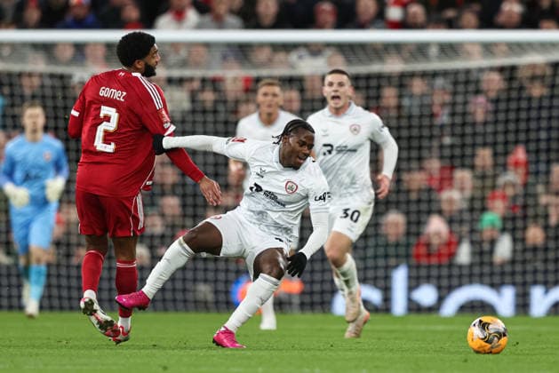 Emirates FA Cup Third Round Liverpool v Barnsley Reyes Cleary of Barnsley is fouled by Joe Gomez of Liverpool during the Emirates FA Cup Third Round match Liverpool vs Barnsley at Anfield, Liverpool, United Kingdom, 12th January 2026 (Photo by Alfie Cosgrove News Images) Liverpool Anfield Merseyside United Kingdom Copyright: xAlfiexCosgrove NewsxImagesx