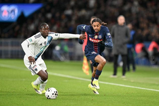 Paris Saint-Germain v Paris FC - French Cup 2025 2026 19 Nhoa SANGUI (pfc) - 29 Bradley BARCOLA (psg) during the French Cup match between Paris and Paris on January 12, 2026 at Parc des Princes in Paris, France. Paris France  Copyright: xFEPx 776440462