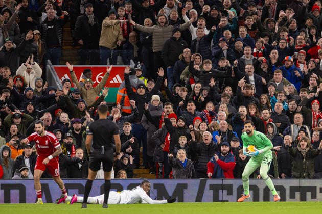 Football - FA Cup - 3rd Round - Liverpool FC v Barnsley FC LIVERPOOL, ENGLAND - Monday, January 12, 2026: Barnsley s Reyes Cleary and the travelling supporters reacting to the referee Farai Hallam who did not award a penalty kick during the FA Cup 3rd Round match between Liverpool FC and Barnsley FC at Anfield. (Photo by David Rawcliffe Propaganda) LIVERPOOL Anfield MERSEYSIDE ENGLAND  Copyright: xPropagandaxPhotoxAgencyx P2026-01-12-Liverpool_Barnsley-66