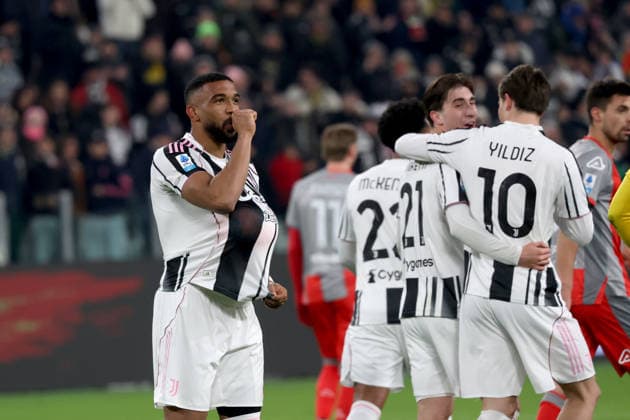 Gleison Bremer (Juventus FC) celebrates during Juventus FC vs US Cremonese, Italian soccer Serie A match in Turin, Italy, January 12 2026  Copyright: xClaudioxBenedetto IPAxSportx xipa-agency.netx xx IPA_69994997 IPA_Agency_IPA69994997