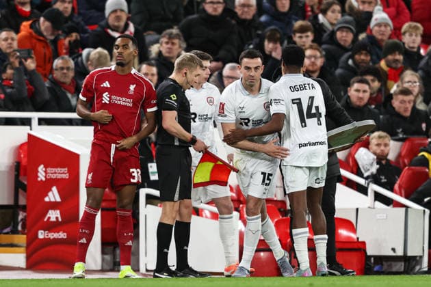 Emirates FA Cup Third Round Liverpool v Barnsley Nathanael Ogbeta of Barnsley is subbed of for Eoghan O Connell of Barnsley during the Emirates FA Cup Third Round match Liverpool vs Barnsley at Anfield, Liverpool, United Kingdom, 12th January 2026 (Photo by Alfie Cosgrove News Images) Liverpool Anfield Merseyside United Kingdom Copyright: xAlfiexCosgrove NewsxImagesx