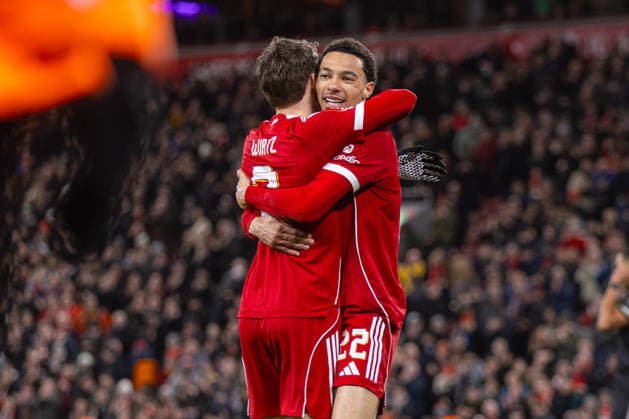 Football - FA Cup - 3rd Round - Liverpool FC v Barnsley FC LIVERPOOL, ENGLAND - Monday, January 12, 2026: Liverpool s Hugo Ekitike celebrates with team-mate Florian Wirtz (L), who gave the assist, after scoring his side s fourth goal during the FA Cup 3rd Round match between Liverpool FC and Barnsley FC at Anfield. (Photo by David Rawcliffe Propaganda) LIVERPOOL Anfield MERSEYSIDE ENGLAND  Copyright: xPropagandaxPhotoxAgencyx P2026-01-12-Liverpool_Barnsley-112