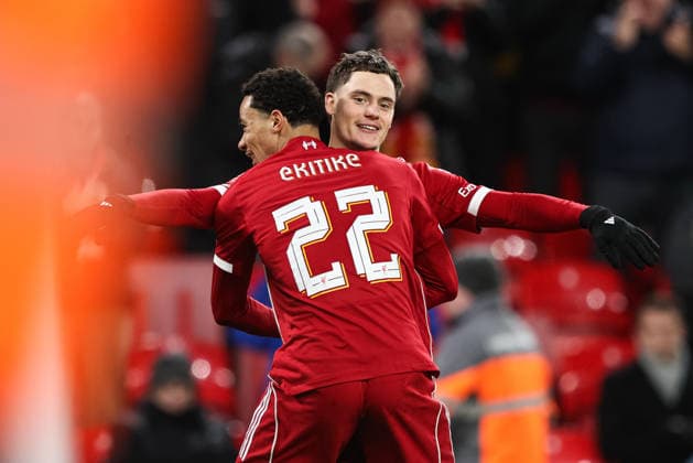 Emirates FA Cup Third Round Liverpool v Barnsley Hugo Ekitike of Liverpool celebrates his goal to make it 4-1 during the Emirates FA Cup Third Round match Liverpool vs Barnsley at Anfield, Liverpool, United Kingdom, 12th January 2026 (Photo by Alfie Cosgrove News Images) Liverpool Anfield Merseyside United Kingdom Copyright: xAlfiexCosgrove NewsxImagesx