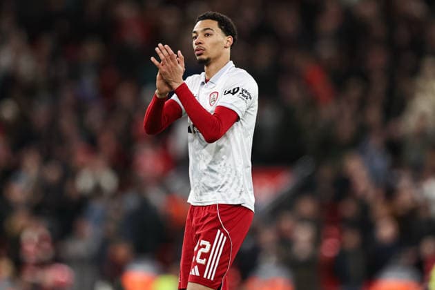 Emirates FA Cup Third Round Liverpool v Barnsley Hugo Ekitike of Liverpool applauds the fans after the game, wearing Mael de Gevigney of Barnsley match worn shirt after the Emirates FA Cup Third Round match Liverpool vs Barnsley at Anfield, Liverpool, United Kingdom, 12th January 2026 (Photo by Alfie Cosgrove News Images) Liverpool Anfield Merseyside United Kingdom Copyright: xAlfiexCosgrove NewsxImagesx