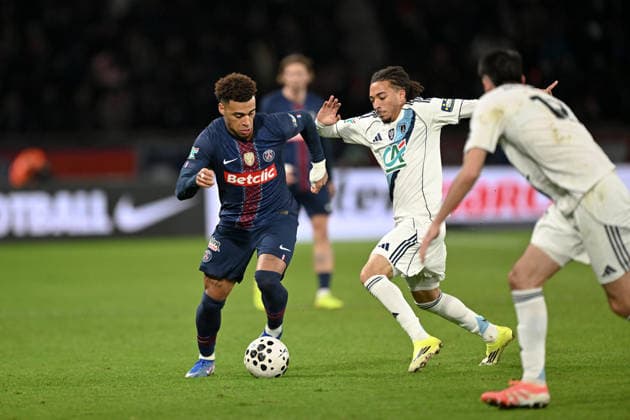 Paris Saint-Germain v Paris FC - French Cup 2025 2026 24 Luca KOLEOSHO (pfc) - 14 Desire DOUE (psg) during the French Cup match between Paris and Paris on January 12, 2026 at Parc des Princes in Paris, France. Paris France  Copyright: xFEPx 776440462