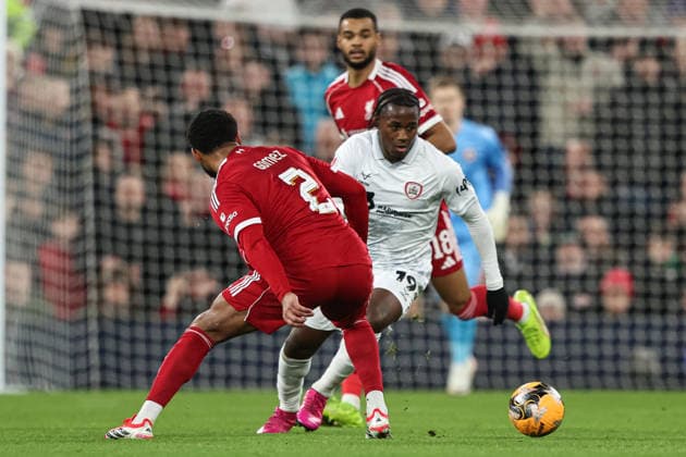 Emirates FA Cup Third Round Liverpool v Barnsley Reyes Cleary of Barnsley is fouled by Joe Gomez of Liverpool during the Emirates FA Cup Third Round match Liverpool vs Barnsley at Anfield, Liverpool, United Kingdom, 12th January 2026 (Photo by Alfie Cosgrove News Images) Liverpool Anfield Merseyside United Kingdom Copyright: xAlfiexCosgrove NewsxImagesx