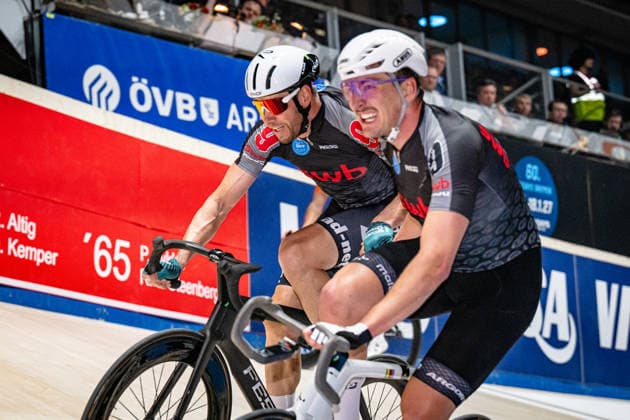 AUGENSTEIN Moritz, KLUGE Roger: Sixdays Bremen 2026 Team 9 - SWB - AUGENSTEIN Moritz ( GER ) - Black - KLUGE Roger ( GER ) - Red Second Place - Querformat - quer - horizontal - Landscape - Event Veranstaltung: Sixdays Bremen 2026 - Category Kategorie: Cycling - Track cycling, Rad, Radsport, Bahnrad, Bahn Sixdays - Elite Men - Location Ort: Europe Germany - Bremen - ÖVB Arena - Discipline: Madison - Distance: 1 Hour - Date Datum: 12.01.2026 Monday Day 4 -