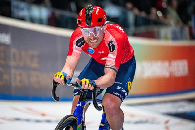 CONSONNI Simone: Sixdays Bremen 2026 Team 6 - STARK-GEBÄUDEREINIGUNG - CONSONNI Simone ( ITA ) - Black - Winner - First Place - Querformat - quer - horizontal - Landscape - Event Veranstaltung: Sixdays Bremen 2026 - Category Kategorie: Cycling - Track cycling, Rad, Radsport, Bahnrad, Bahn Sixdays - Elite Men - Location Ort: Europe Germany - Bremen - ÖVB Arena - Discipline: Madison - Distance: 1 Hour - Date Datum: 12.01.2026 Monday Day 4 -