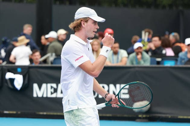 Henry Bernet (SUI) macht die Faust und jubelt,Jubel, Freude,Emotion, Australian Open 2026 Qualifikation, Melbourne Park, Melbourne, Victoria, Australia. Copyright: xJuergenxHasenkopfx