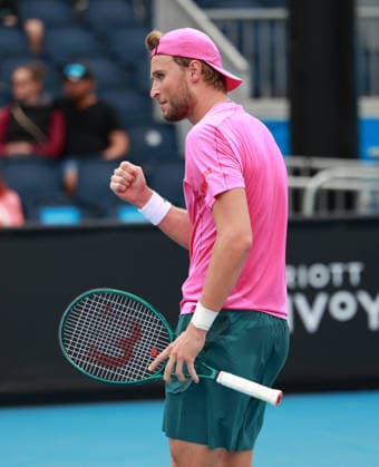 Leandro Riedi (SUI) macht die Faust und jubelt,Jubel, Freude,Emotion, Australian Open 2026 Qualifikation, Melbourne Park, Melbourne, Victoria, Australia. Copyright: xJuergenxHasenkopfx