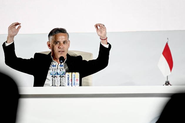 (260113) -- JAKARTA, Jan. 13, 2026 -- John Herdman speaks to journalists during press conference, PK, Pressekonferenz in Jakarta, Indonesia, Jan. 13, 2025. The Indonesian Football Association (PSSI) officially announced and introduced John Herdman, the British coach as the new head coach of the Indonesian national football team to the public through a press conference. ) (SP)INDONESIA-JAKARTA-FOOTBALL-INDONESIAN national team, Nationalteam NEW COACH-PRESS CONFERENCE AgungxKuncahyaxB. 