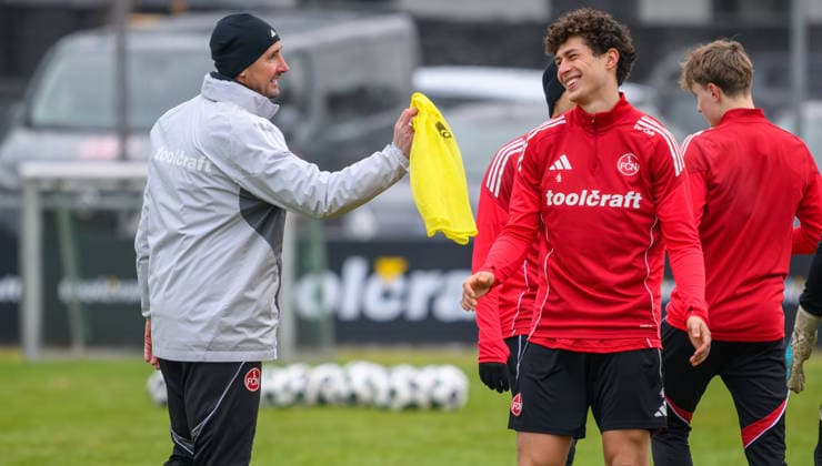 13.01.2026 - Fussball - 2. Fussball - Bundesliga - Saison 2025 2026 - 1. FC Nürnberg Nuernberg FCN ( Club ) - Training - Sportfoto Zink - xwoxzix - Miroslav Miro Klose ( Trainer 1. FC Nürnberg FCN ) Fabio Gruber (4, 1. FC Nürnberg FCN ) happy