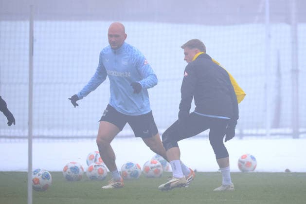 DEU, DFL, 2. FBL Hertha BSC, Training, 13.01.2026, Sportforum, Berlin, DEU, DFL, 2. FBL Hertha BSC, Training, im Bild Toni Leistner (Hertha BSC Berlin 37), Julian Eitschberger (Hertha BSC Berlin 2) DFL - regulations prohibit any use of Photographs as image sequences and or quasi-video