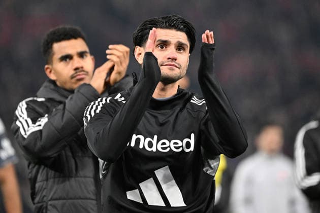 13.01.2026, xjhx, Fussball 1.Bundesliga, VfB Stuttgart - Eintracht Frankfurt v.l. Ansgar Knauff (Eintracht Frankfurt) Mahmoud Dahoud (Eintracht Frankfurt) Enttäuscht, traurig, frustriert (DFL DFB REGULATIONS PROHIBIT ANY USE OF PHOTOGRAPHS as IMAGE SEQUENCES and or QUASI-VIDEO) Stuttgart *** 13 01 2026, xjhx, Football 1 Bundesliga, VfB Stuttgart Eintracht Frankfurt v l Ansgar Knauff Eintracht Frankfurt Mahmoud Dahoud Eintracht Frankfurt Disappointed, sad, frustrated DFL DFB REGULATIONS PROHIBIT ANY USE OF PHOTOGRAPHS as IMAGE SEQUENCES and or QUASI VIDEO Stuttgart