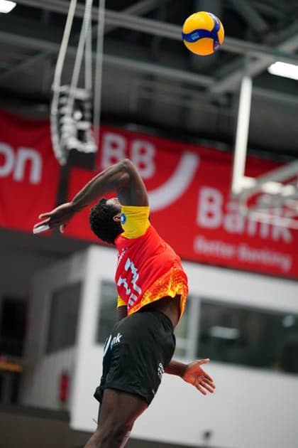 RECORD DATE NOT STATED 13; BADEN VOLLEYS SSC Karlsruhe schmettert den Ball 13; BADEN VOLLEYS SSC Karlsruhe schmettert