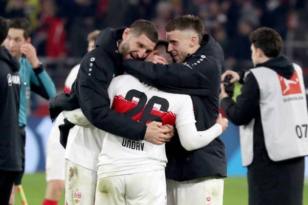13.01.26 VfB Stuttgart - Eintracht Frankfurt Deutschland, Stuttgart, 13.01.2026, Fussball, Bundesliga, Saison 2025 2026, VfB Stuttgart - Eintracht Frankfurt: Jubel nach dem Schlusspfiff: von links Jeff Chabot, Deniz Undav, Ermedin Demirovic, alle VfB. *** 13 01 26 VfB Stuttgart Eintracht Frankfurt Germany, Stuttgart, 13 01 2026, Football, Bundesliga, Season 2025 2026, VfB Stuttgart Eintracht Frankfurt Cheering after the final whistle from left Jeff Chabot, Deniz Undav, Ermedin Demirovic, all VfB