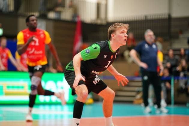 RECORD DATE NOT STATED Spielszene mit Mika Ahmann (1; BADEN VOLLEYS SSC Karlsruhe) in Abwehrhaltung Libero Mika Ahmann (1; BADEN VOLLEYS SSC Karlsruhe) in Aktion