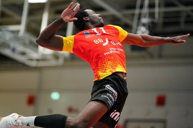 RECORD DATE NOT STATED John Obi (11; BADEN VOLLEYS SSC Karlsruhe) positioniert sich am Netz John Obi (11; BADEN VOLLEYS SSC Karlsruhe) am Netz