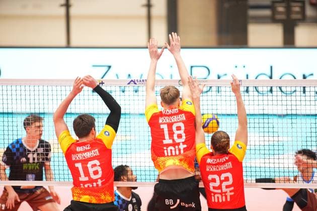 RECORD DATE NOT STATED Spielszene mit Alexander Benz (16; BADEN VOLLEYS SSC Karlsruhe), Maximilian König (18; BADEN VOLLEYS SSC Karlsruhe) und Eli Irizarry (22; BADEN VOLLEYS SSC Karlsruhe) Spielszene mit Alexander Benz (16; BADEN VOLLEYS SSC Karlsruhe), Maximilian König (18; BADEN VOLLEYS SSC Karlsruhe) und Eli Irizarry (22; BADEN VOLLEYS SSC Karlsruhe)