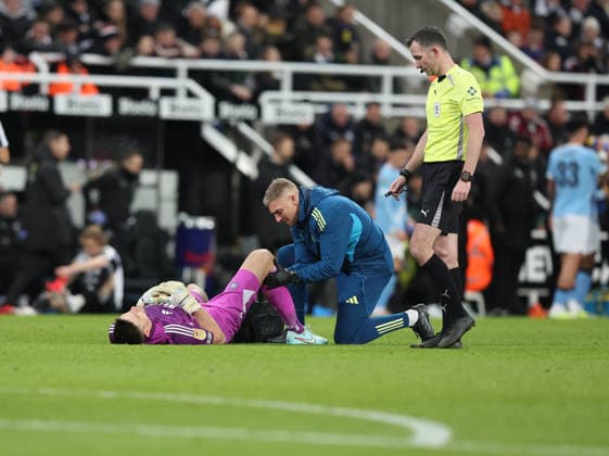 Newcastle Upon Tyne, England, 13th January 2026. Nick Pope of Newcastle United down injured during the Newcastle United vs Manchester City Carabao Cup match at St. James Park, Newcastle Upon Tyne. Picture credit should read: Nigel Roddis Sportimage EDITORIAL USE ONLY. No use with unauthorised audio, video, data, fixture lists, club league logos or live services. Online in-match use limited to 120 images, no video emulation. No use in betting, games or single club league player publications. SPI_019_NR_NEWC_MANC SPI-4449-0019