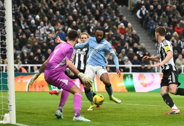 Antoine Semenyo of Manchester City scores their first goal Newcastle United v Manchester City, EFL Carabao Cup, Semi Final, First Leg, Football, St James Park, Newcastle, UK - 13 Jan 2026Newcastle St James Park United Kingdom EDITORIAL USE ONLY No use with unauthorised audio, video, data, fixture lists, club league logos or live services. Online in-match use limited to 120 images, no video emulation. No use in betting, games or single club league player publications. Copyright: xRichardxLee Shutterstockx 16302979br
